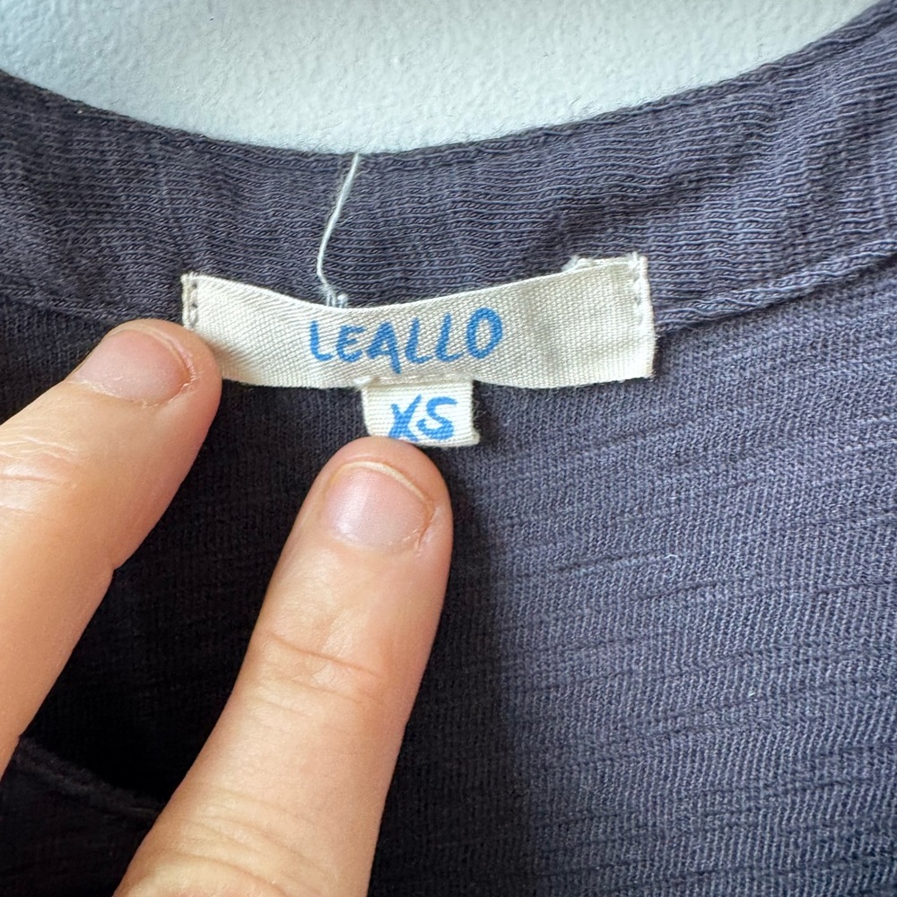 Leallo - Picture 3 of 6